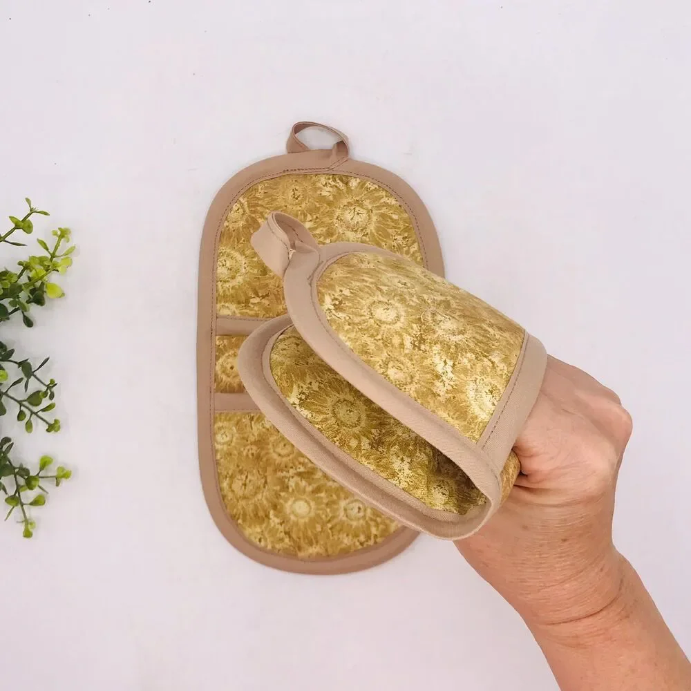 Set of 2 Finger Hotpad Potholders, Neutral Tan Florals 2 Piece Set